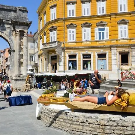 Apartment In Pula 16 Vintijan