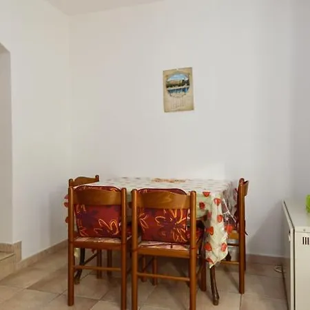 Apartment In Pula 16 * Vintijan