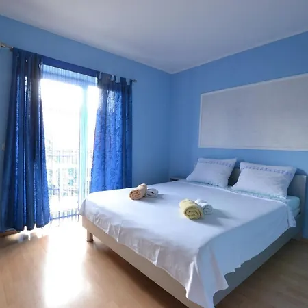 Apartment In Pula 16 * Vintijan