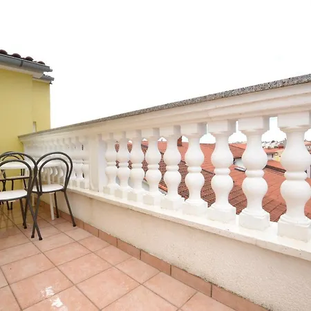 Apartment In Pula 16 Vintijan