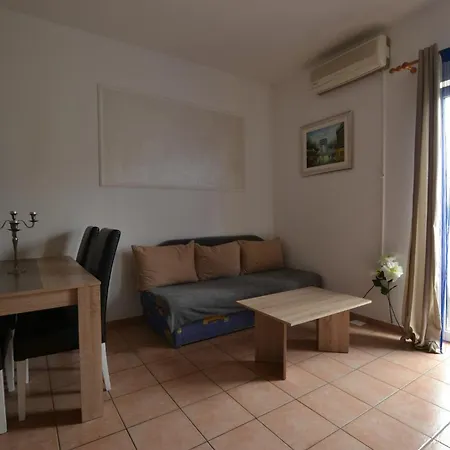 Apartment In Pula 16 Vintijan