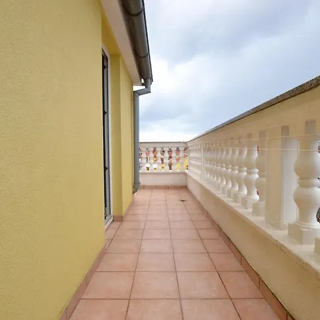 Apartment In Pula 16 * Vintijan